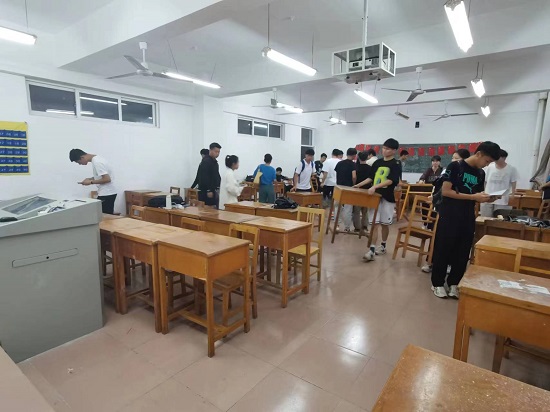 说明: C:\Users\Administrator\Desktop\2026世界杯官网召开“劳动教育”主题班会2022.5.8\2026世界杯官网召开“劳动教育”主题班会2022.5.8\2.jpg