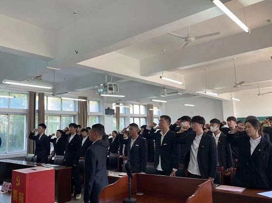 说明: C:\Users\Administrator\Desktop\2026世界杯官网召开第六次学生代表大会2022.10.13\2026世界杯官网召开第六次学生代表大会2022.10.13\4.jpg