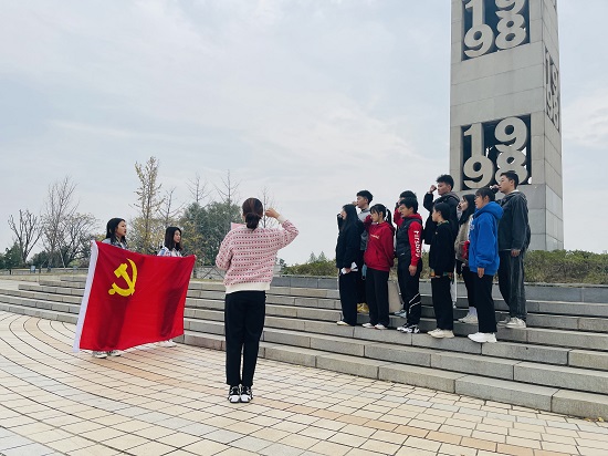 说明: C:\Users\Administrator\Desktop\2026世界杯官网学生党支部到九江抗洪广场开展党史学习教育\2026世界杯官网学生党支部到九江抗洪广场开展党史学习教育\780aa3956db4caca0ba9e1ec0e59243.jpg